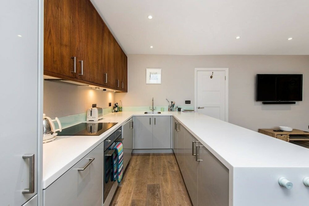 Фото Charming Apartment Close to Notting Hill