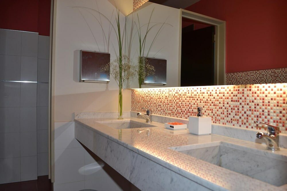 Фото Kube Apartments Express