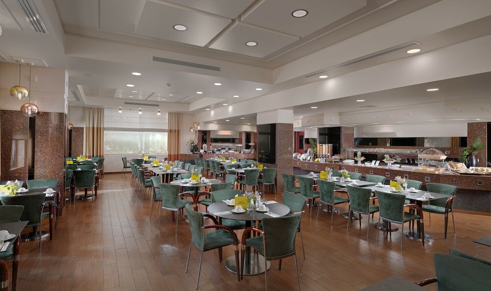 Фото Holiday Inn Athens Attica AV. Airport West, an Ihg Hotel