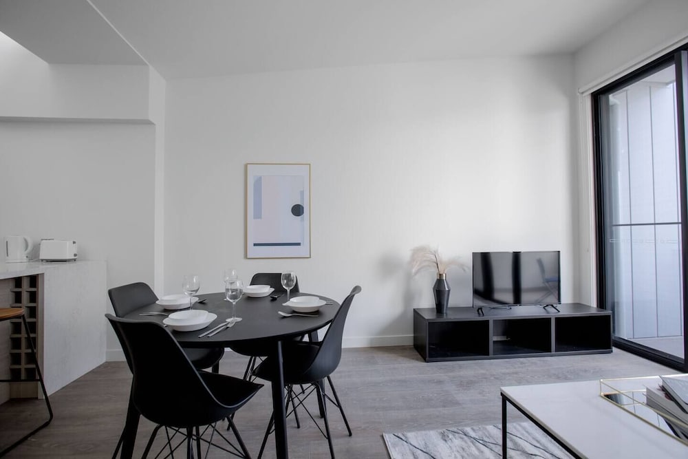 Фото Trendy Livingstyle 2br@moonee Ponds Wifi+parking