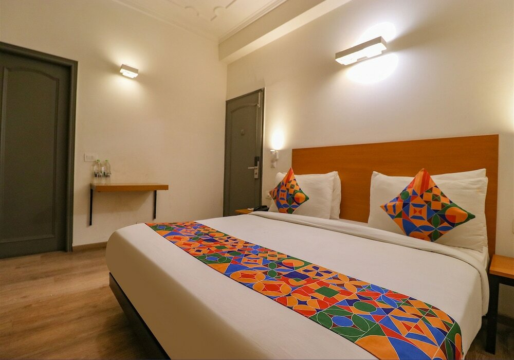 Фото Fabhotel Lord Inn