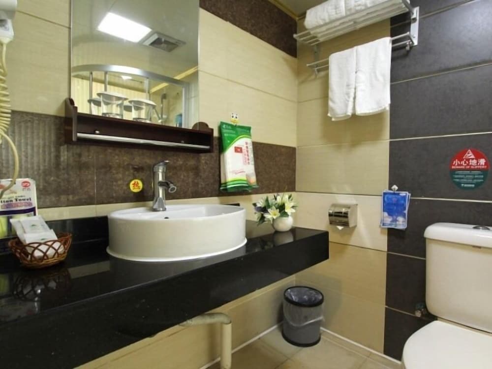 Фото GreenTree Inn GuiLin LinGui District JinShan Square JinShui Road Express Hotel