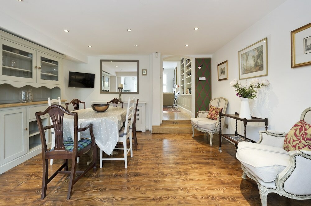 Фото Fulham 4-bed House & Garden Near Tube