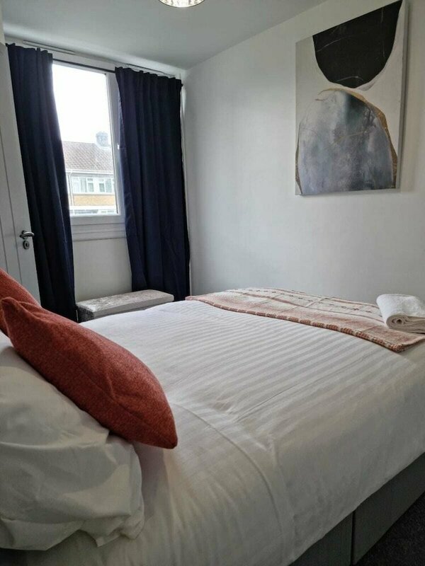 Гостиница Remarkable 3-bed Apartment in London в Лондоне