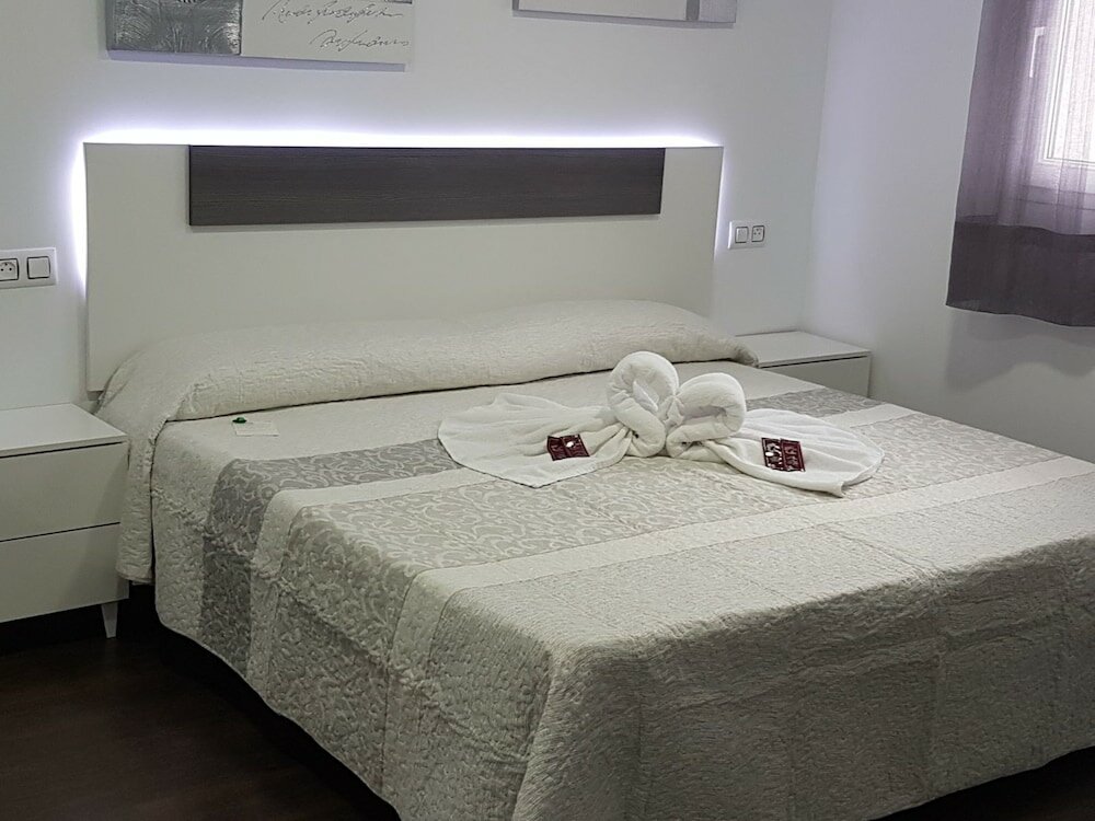 Фото Hostal Goyesco Plaza