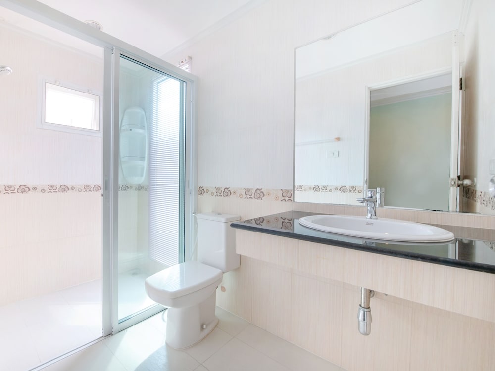 Фото Blooming Hill Boutique Suites