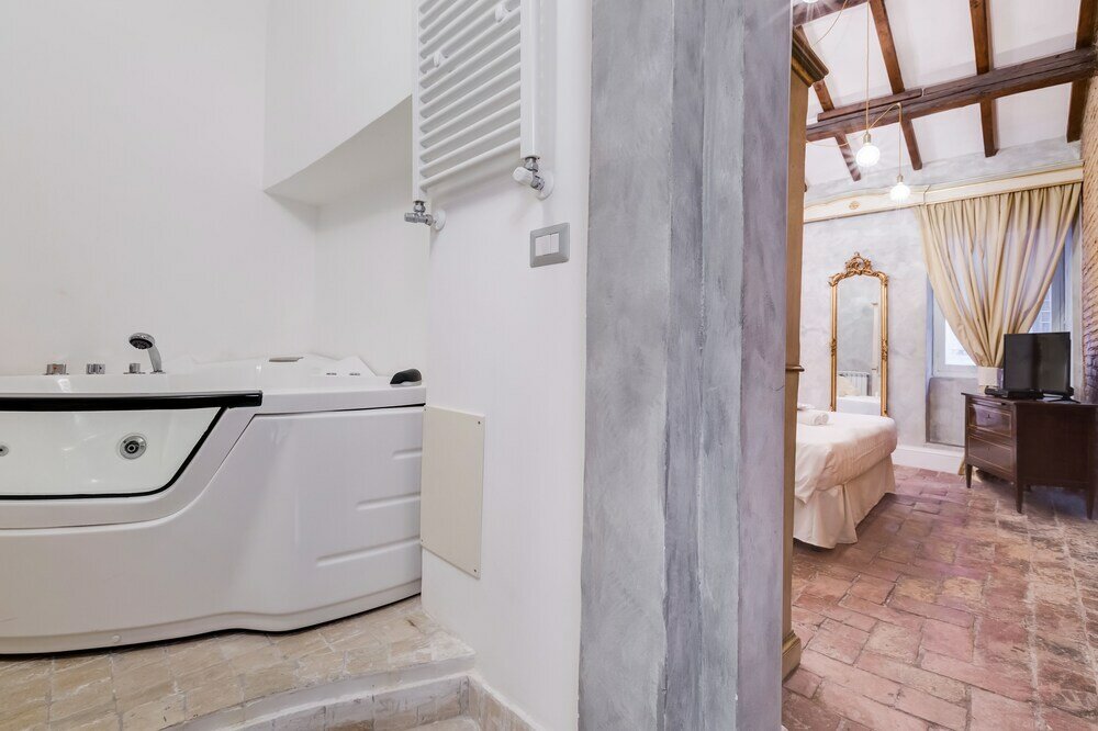 Фото Colonna Suite - Spanish Steps Suite & SPA