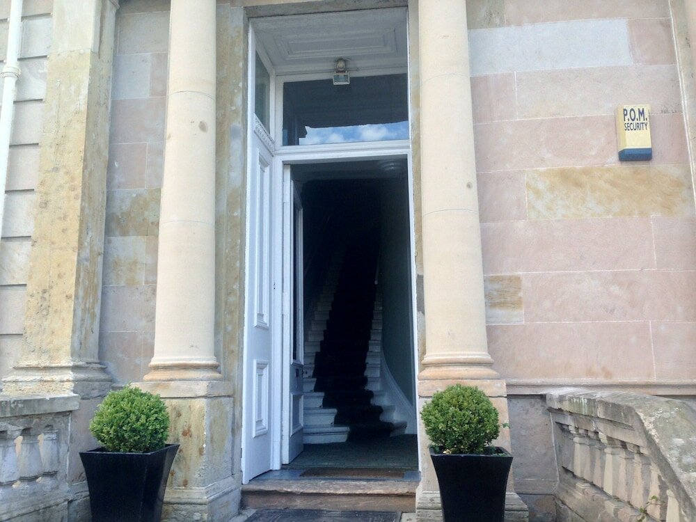 Фото Crown Circus Apartment