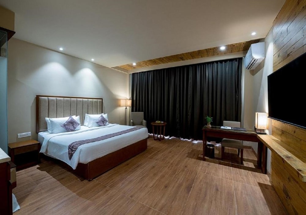 Фото Hotel Cachar Club by Siara