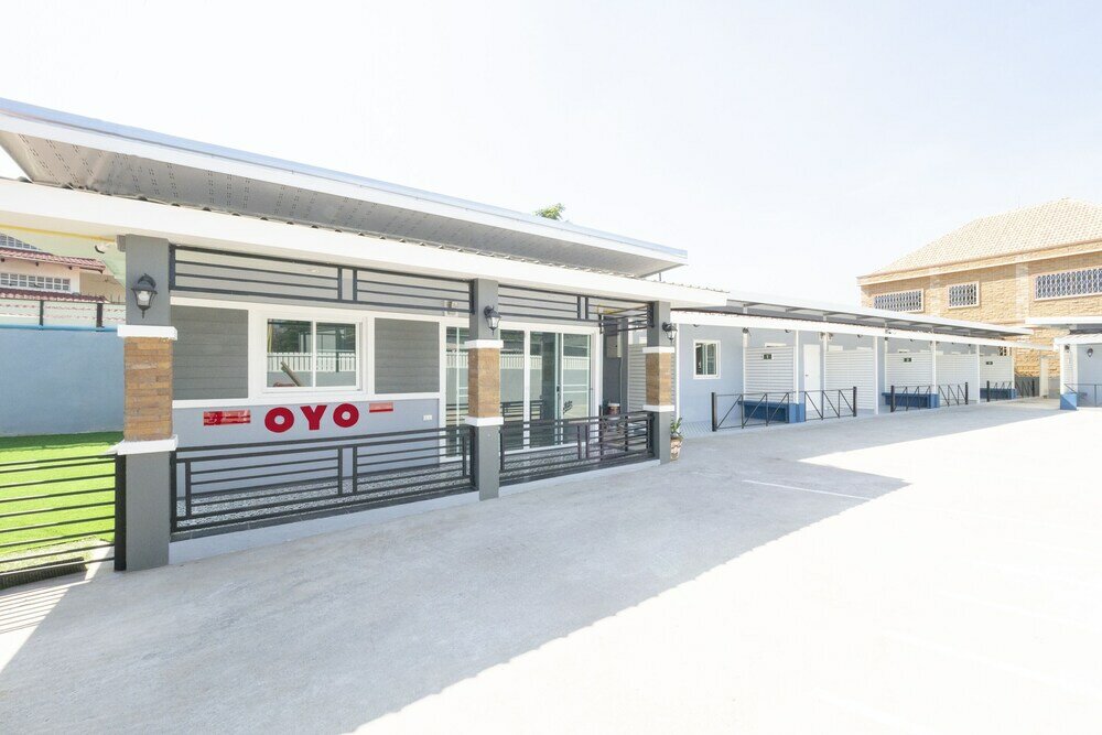 Фото Oyo 75383 Danthip Place