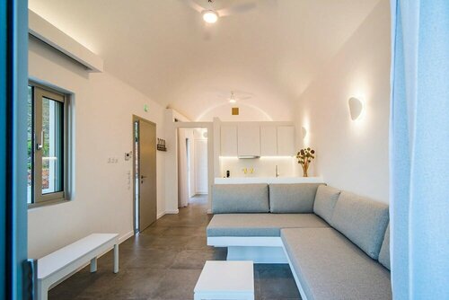 Гостиница Escape to Paradise at Makrikythera s Pool Retreat