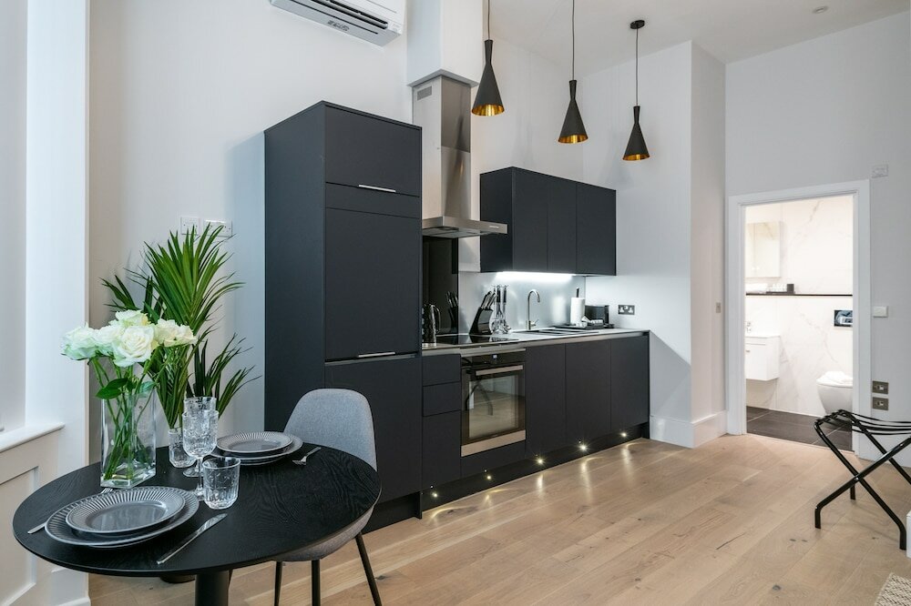 Фото 2 Queensberry Place by Stayo