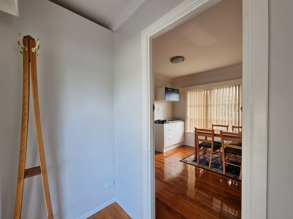 Фото Cosy Unit by Airport - Heat Pump - Wifi