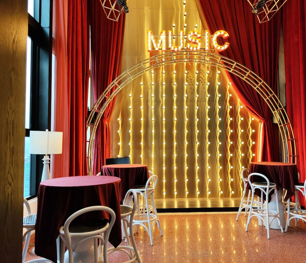 Фото Scarletz Suites Klcc by Mykey Global