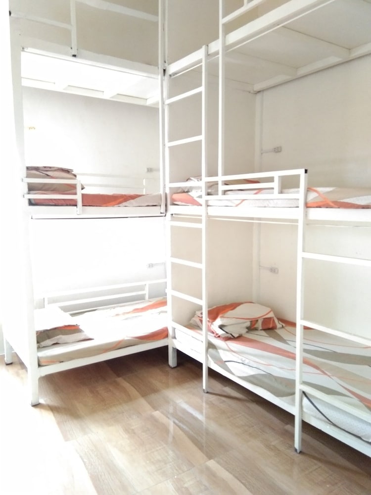 Фото Bee-Force Backpackers - Hostel