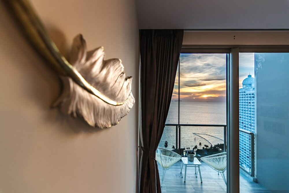 Фото The Riviera Wongamat by Pattaya Holiday