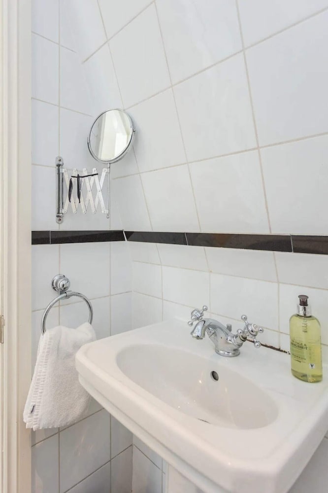 Фото Comfy Studio Apartment Near Trendy Shoreditch