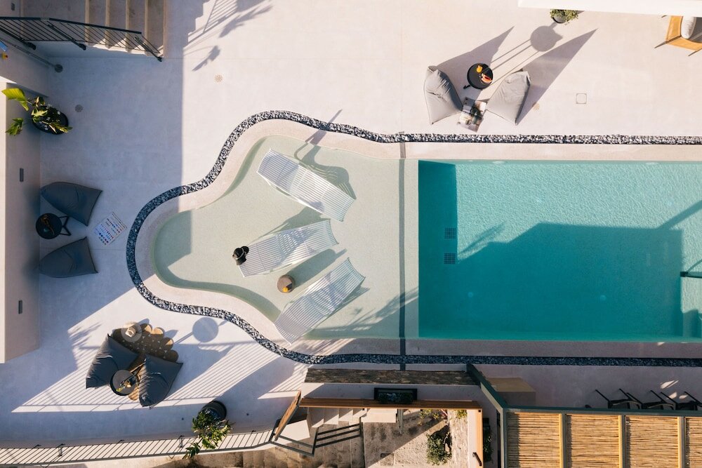 Фото Mirthea Suites