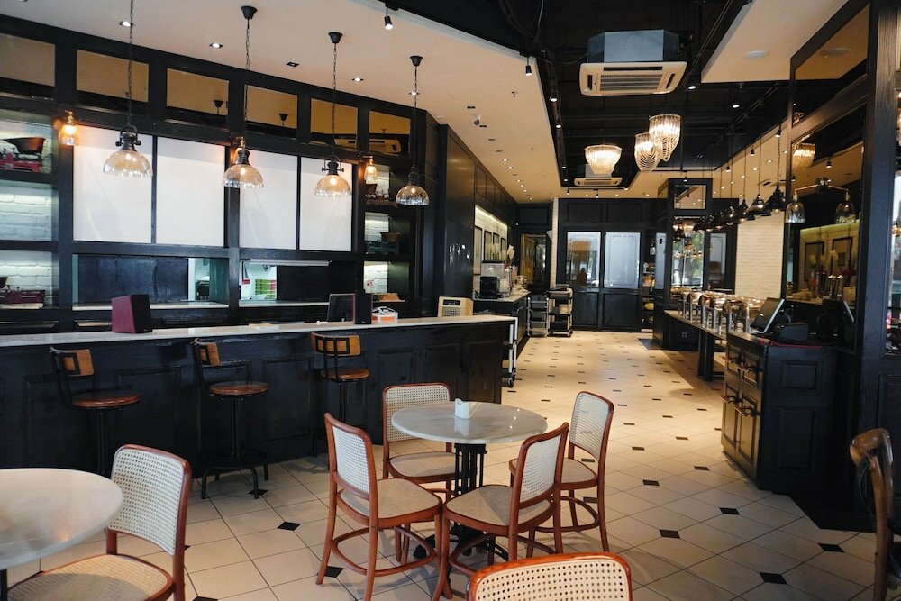 Фото M Roof Hotel & Residences