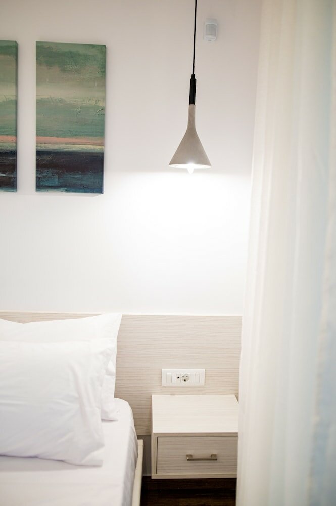 Фото Pebble Garden Blue Dahlia