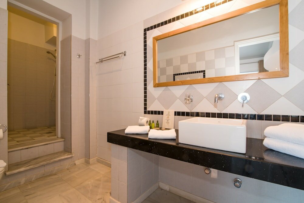 Фото Hotel Antinea Suites & SPA