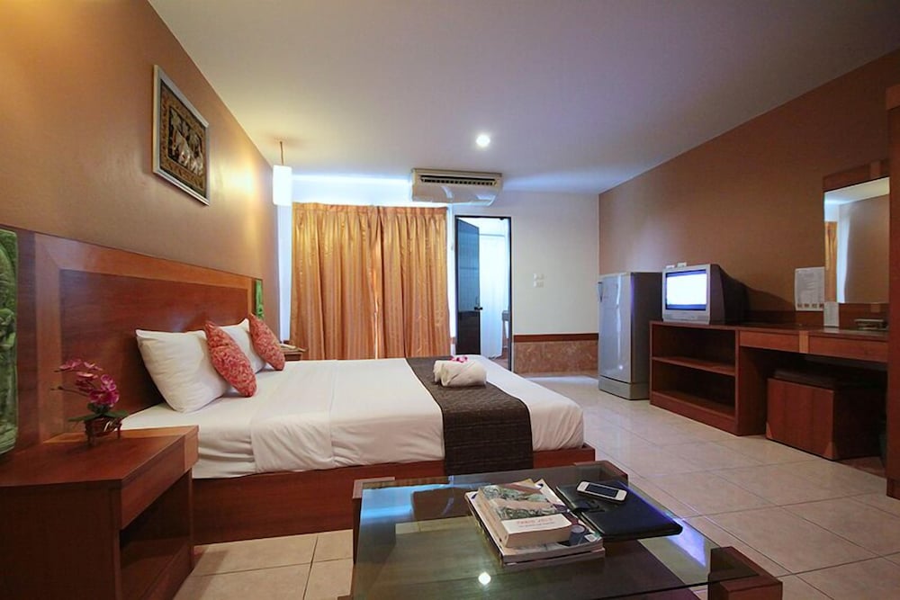 Фото отеля 2