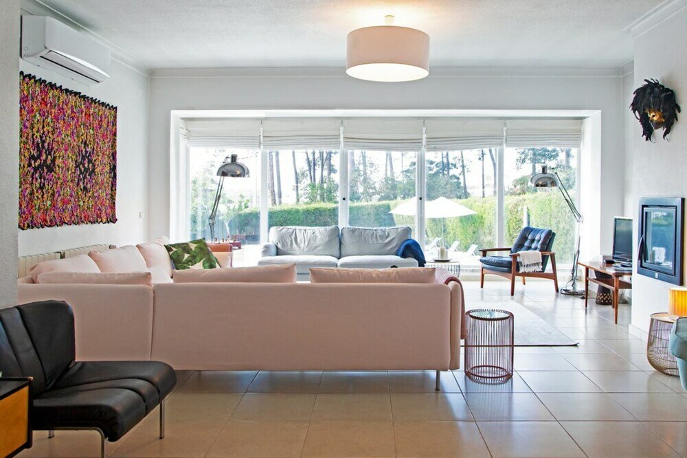 Фото Fig Tree Family House w 4 Bedrooms, Garden & Pool