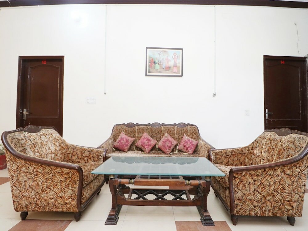 Фото Oyo 37903 Best Stay Guest House