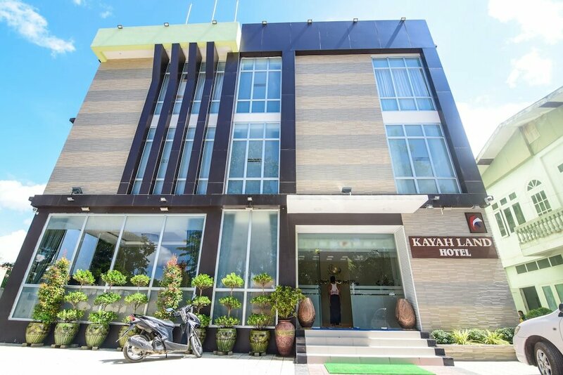 Гостиница Kayah Land Hotel в Лойко