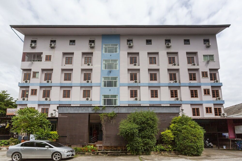 Фото Oyo 75356 Thipsiri Lodge