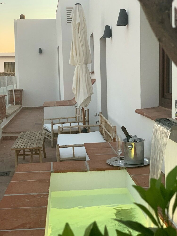 Фото La Ermita Suites - Único Hotel Monumento de Córdoba