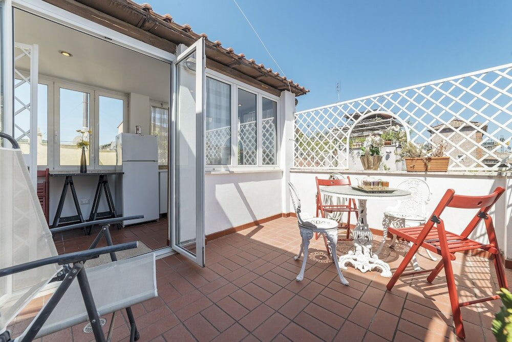 Фото VIA dei Cartari