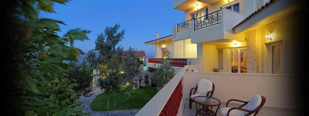 Фото Rafkos Hill Mansion