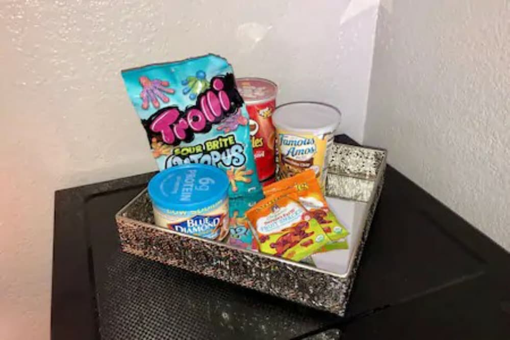 Фото Private Bedroom Suite - Communal House near Integris Private