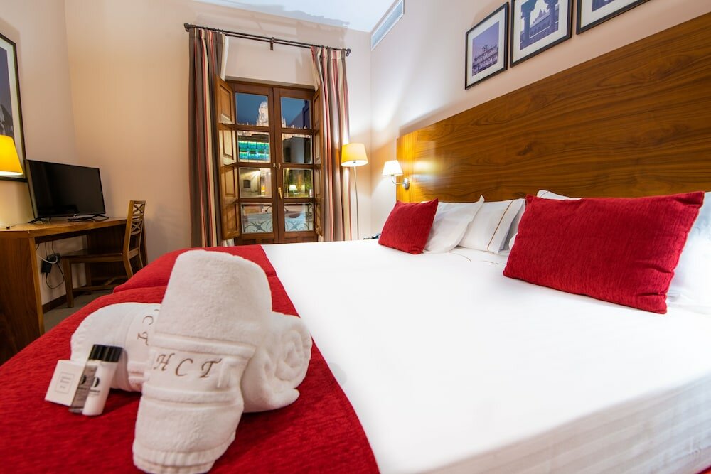 Фото Hospedium Hotel Casino del Tormes