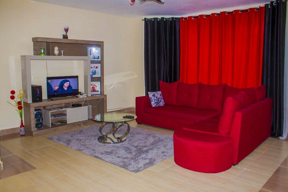 Фото Elegant Comfy 3 Bedroom Apartment