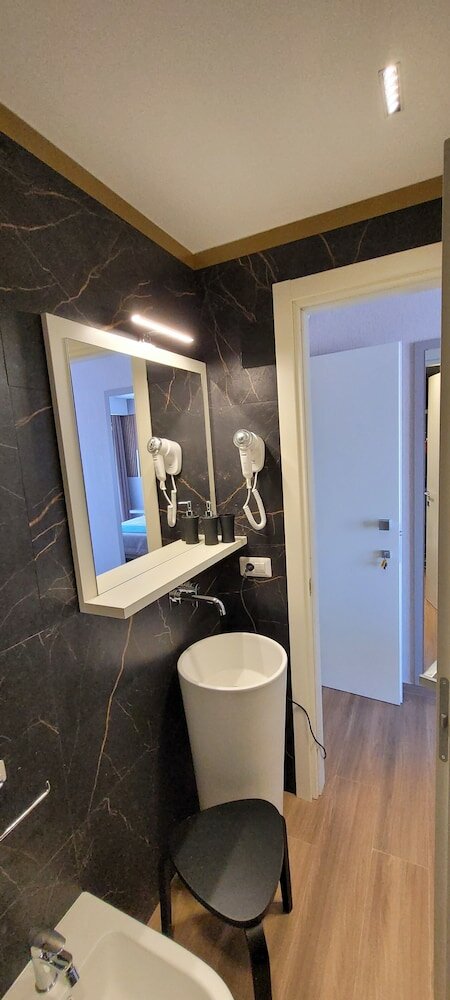 Фото Th Luxury Central