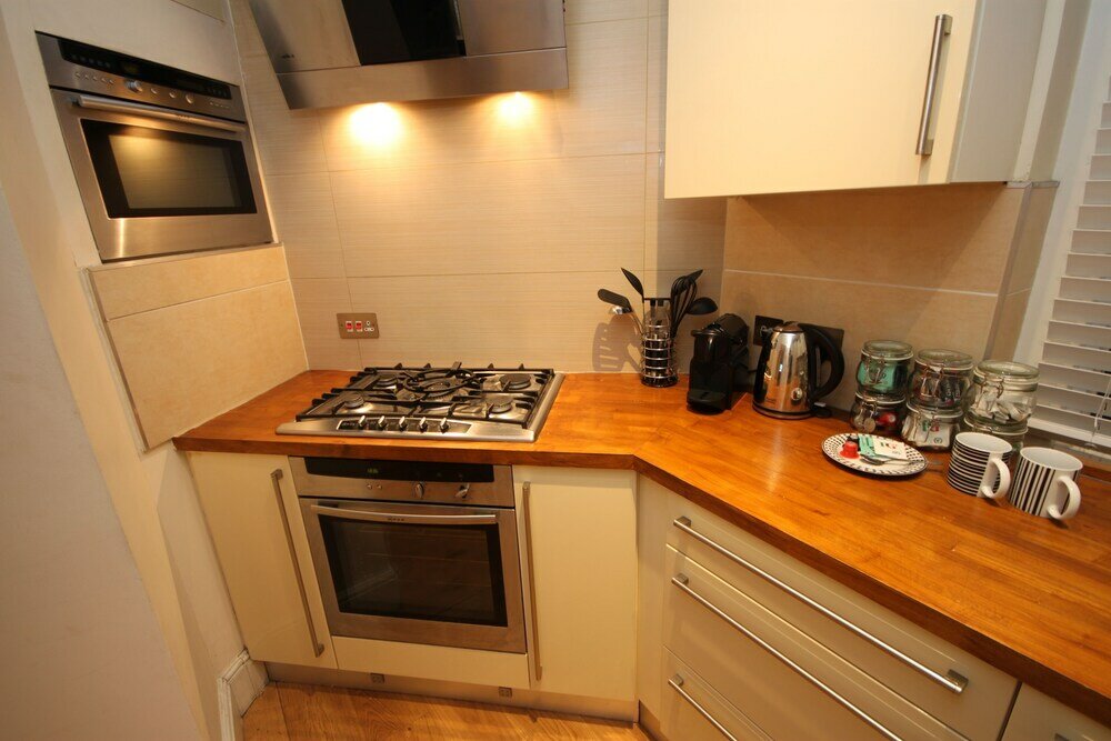 Фото Cosy Studio Oxford Street Best Location