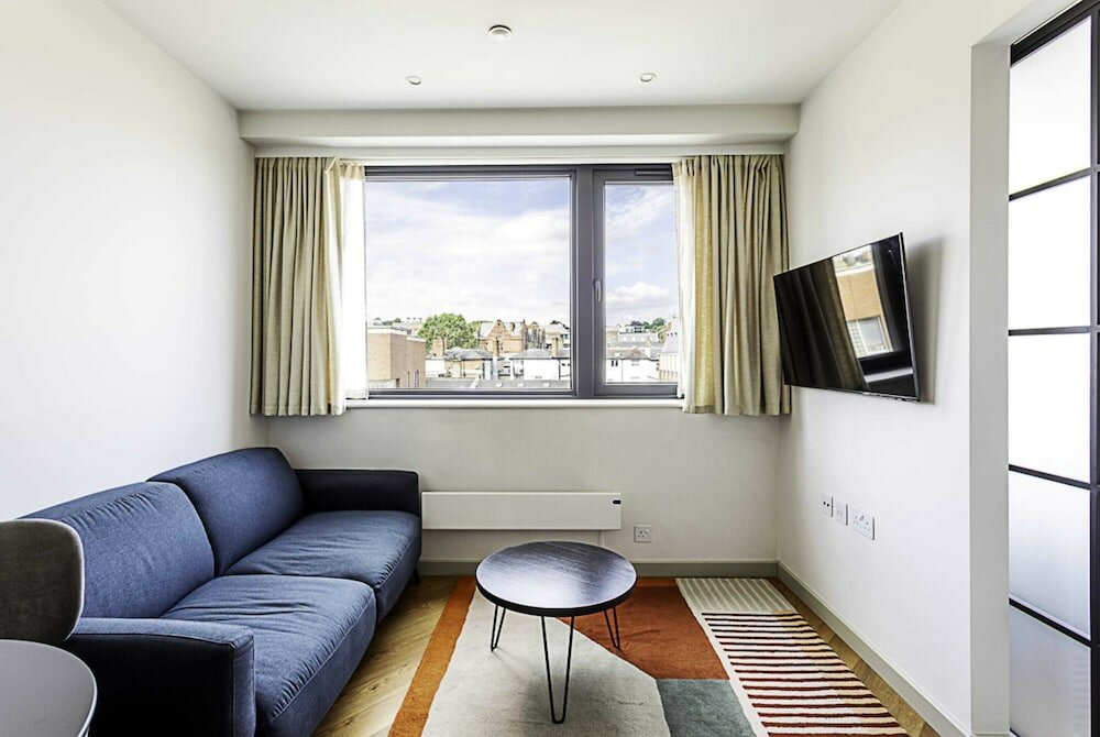 Фото 1-bed Apartment: Close to Wimbledon Station
