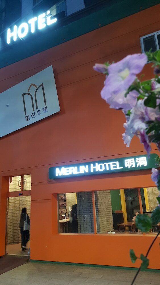 Фото Myeongdong Merlin Hotel