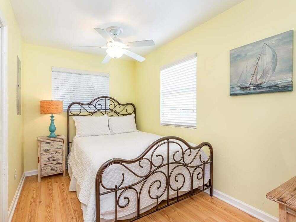 Фото Sisters in the Sand