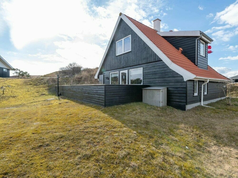 Hotel 8 Person Holiday Home in Fano, Region of Southern Denmark, photo