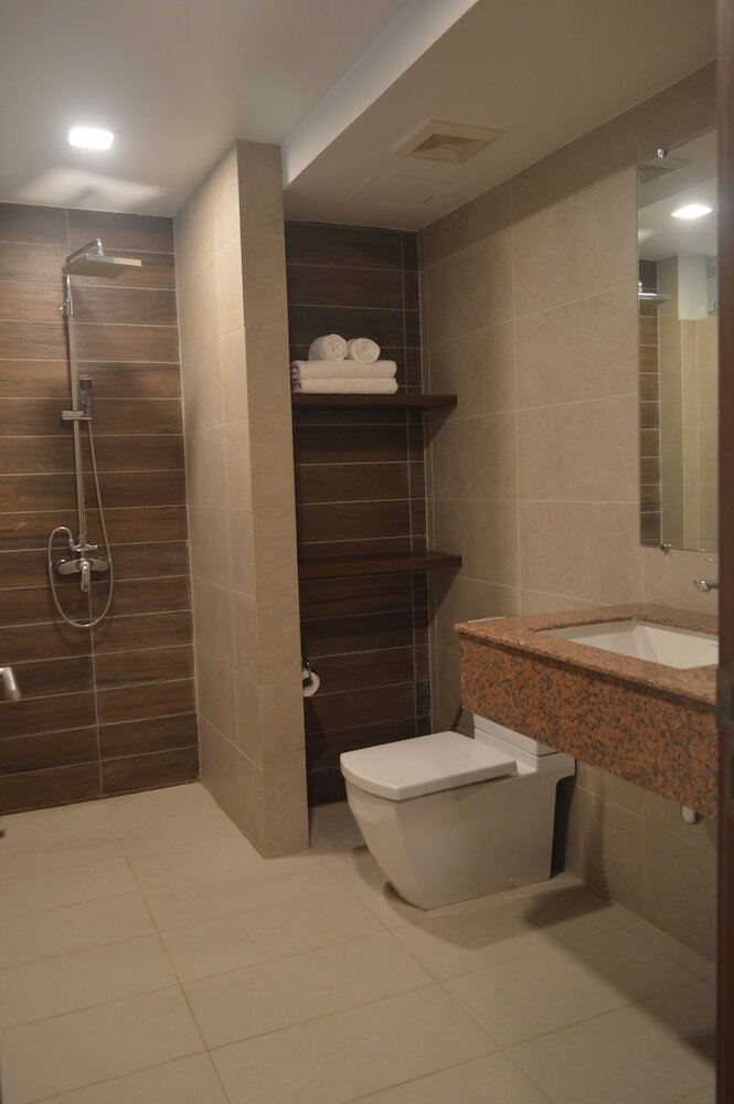 Фото Airport Avenue Hotel