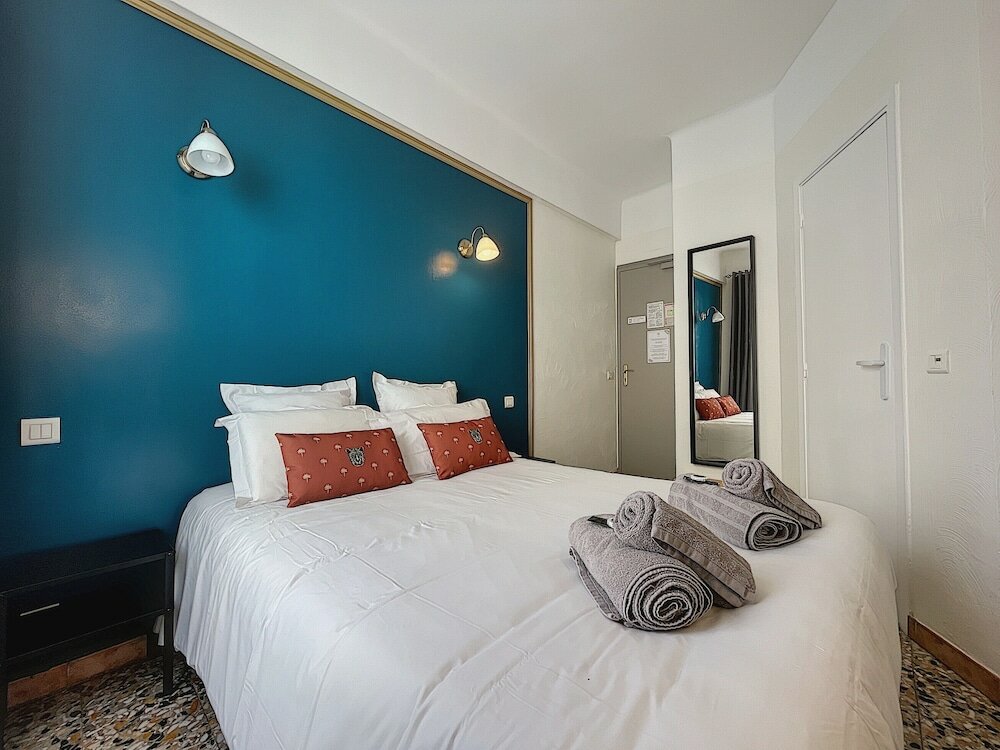 Фото Le Provence Hôtel Golfe Juan