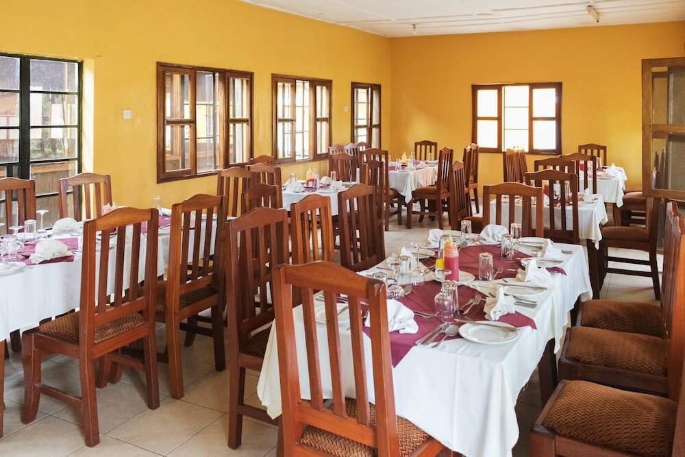 Фото Rwenzori International Hotel