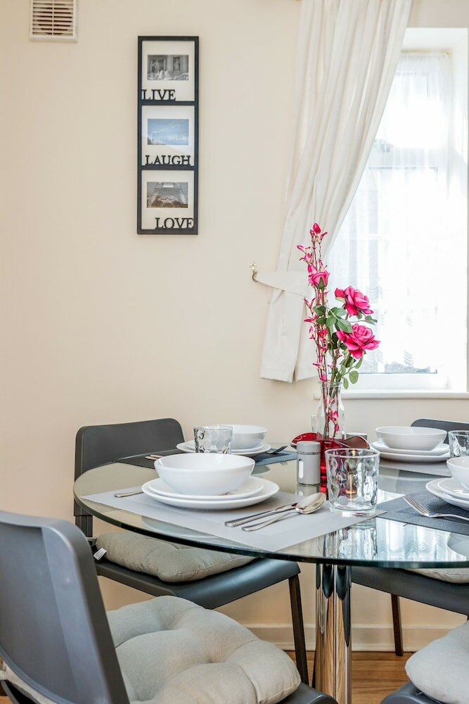 Фото Mpl Apartments - Woodside House by Harry Potter Studios