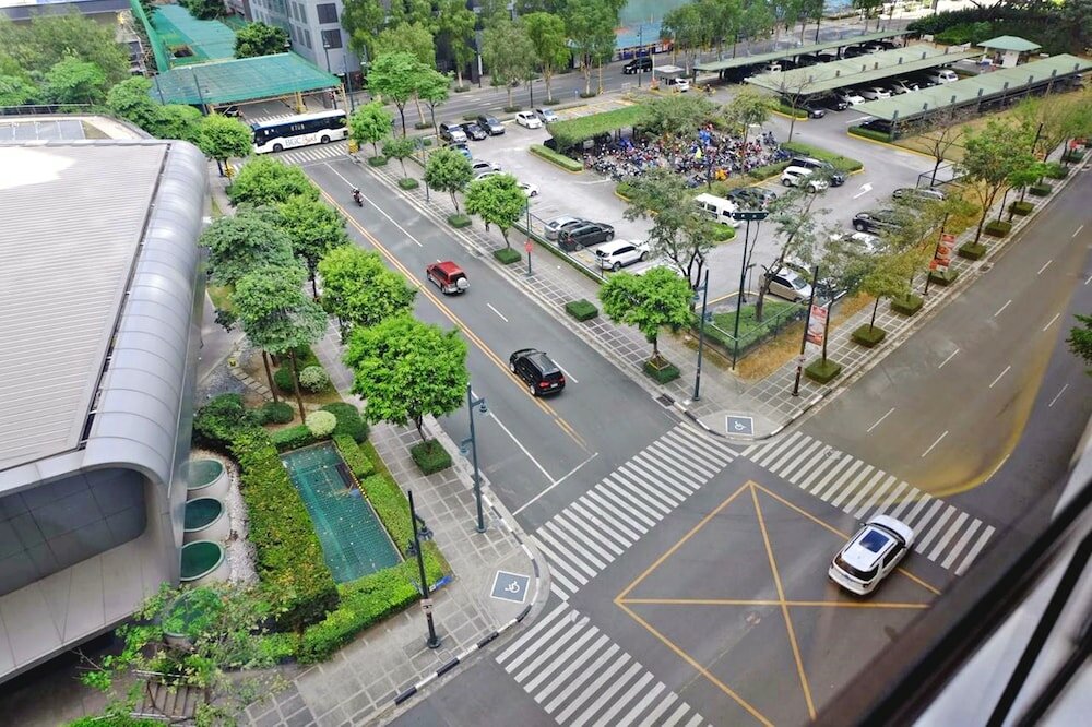 Фото Forbes Park Area Bgc