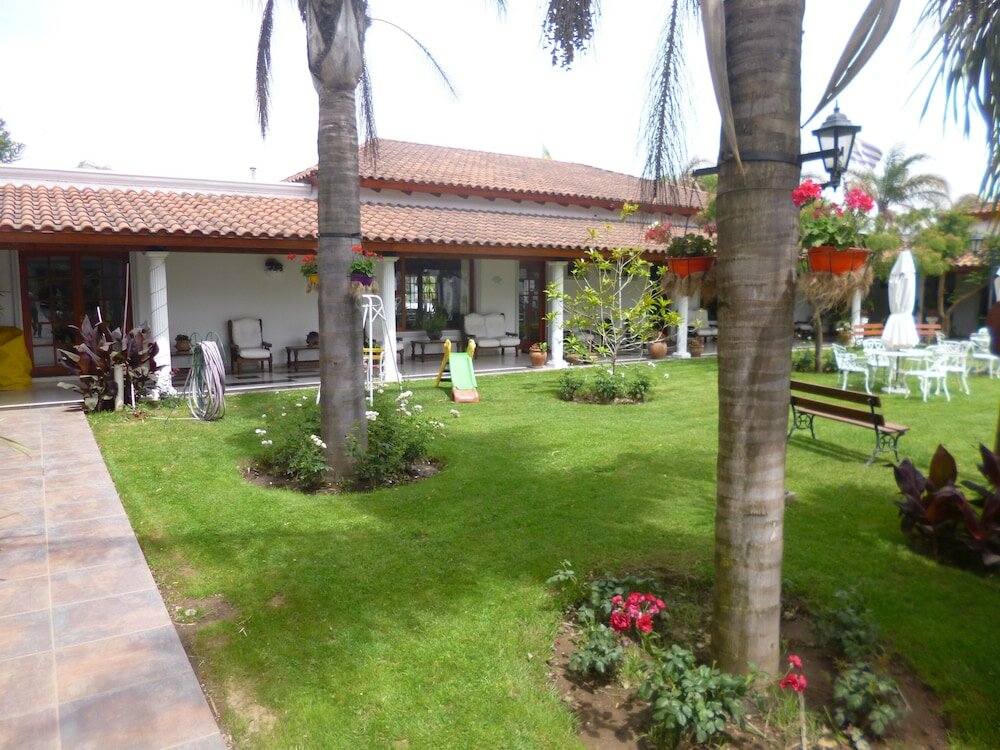 Фото Hotel Garden House