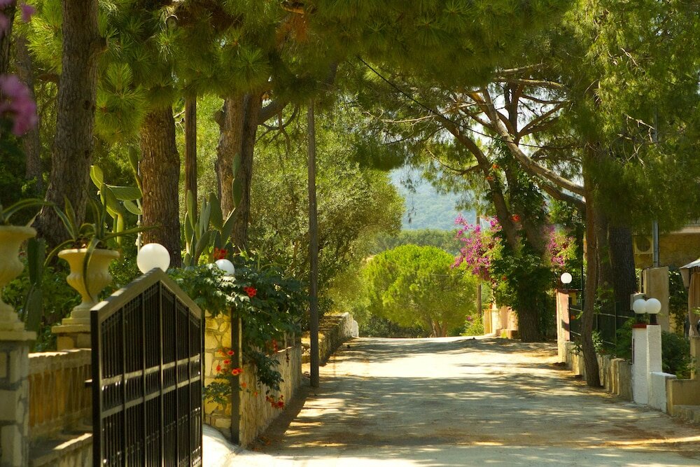 Фото Pyrgaraki Studios and Apartments