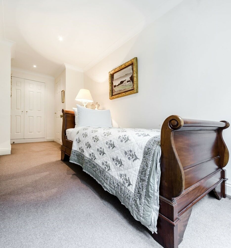 Фото 2 Bed 2 Bath Garden Flat in Victoria Pimlico